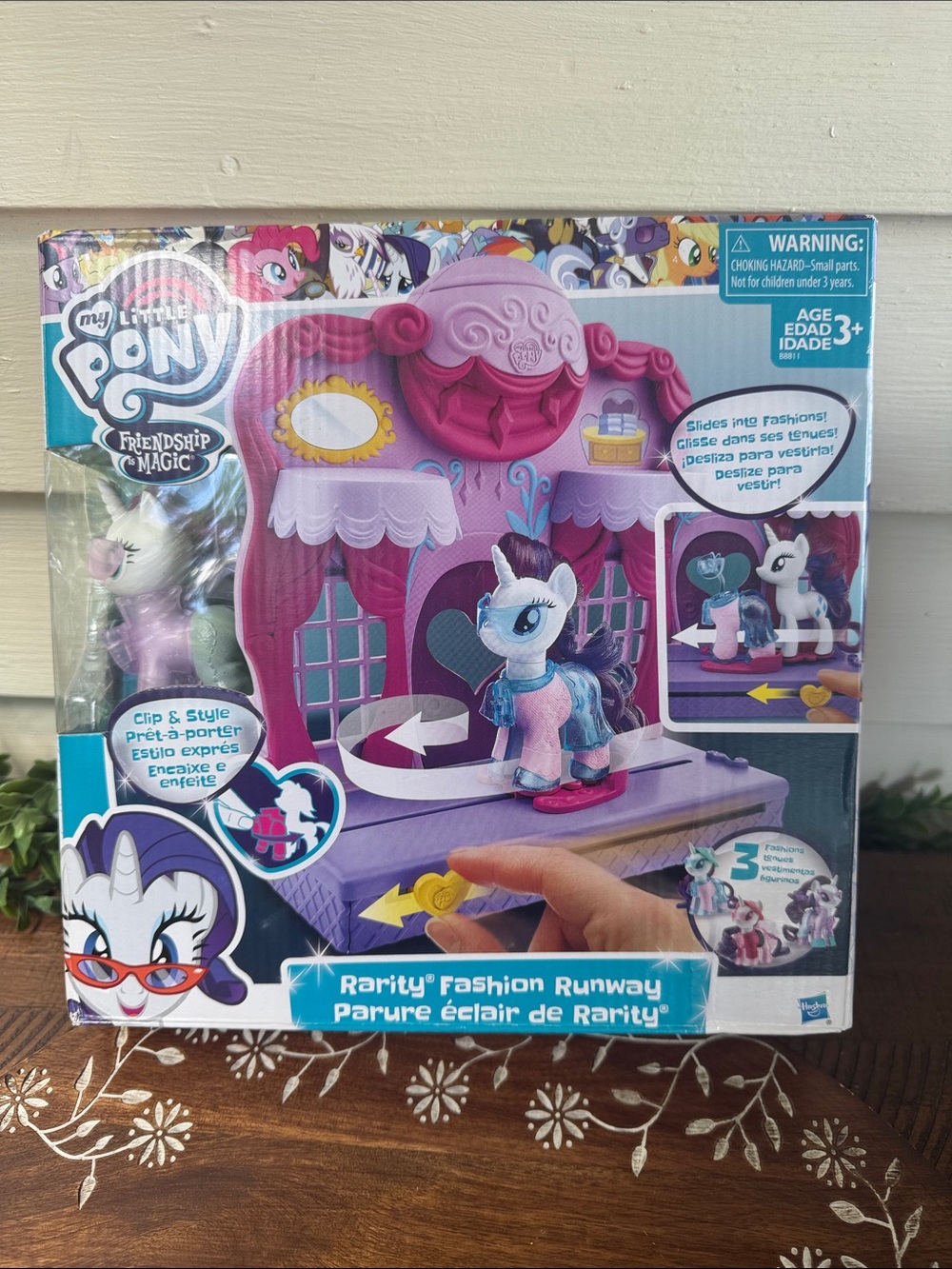 2016 My Little Pony Rarity Fashion Runway NIB